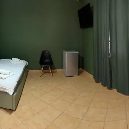 Bed and Breakfast Tirana Rooms 3*